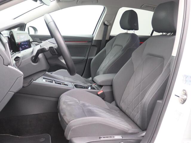 Volkswagen GOLF 1.4 eHybrid Style 204PK DSG SOH 93,07%, Navi, Memorystoel, Parkeersensoren voor en achter, Navi, DAB+, 16" LM Velgen