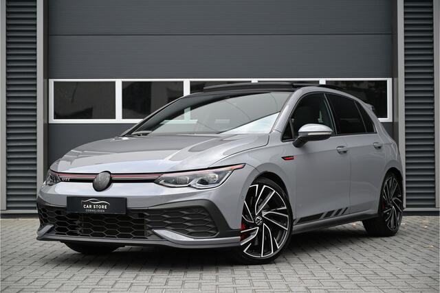 Volkswagen GOLF 2.0 TSI GTI CLUBSPORT 300 PK / PANO / IQ LIGHT / HARMAN KARDON / HEAD UP DISPLAY / MOONSTONE GREY
