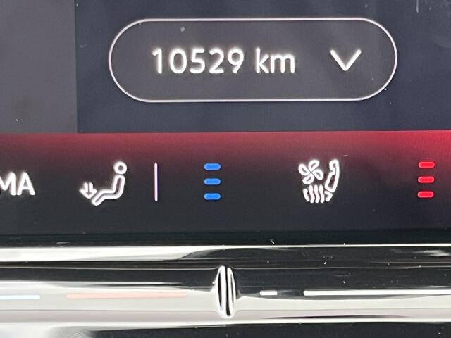 Volkswagen GOLF 2.0 TSI GTI Clubsport | Pano.Dak/Head-Up/Winter-Pakket/Akrapovic Uitlaatsysteem/Apple CarPlay-Android Auto