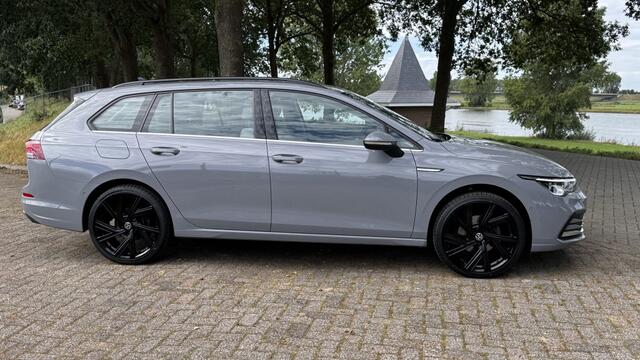 Volkswagen GOLF 1.5 eTSI DSG Camera Led Carplay Trekhaak Sfeerverlichting