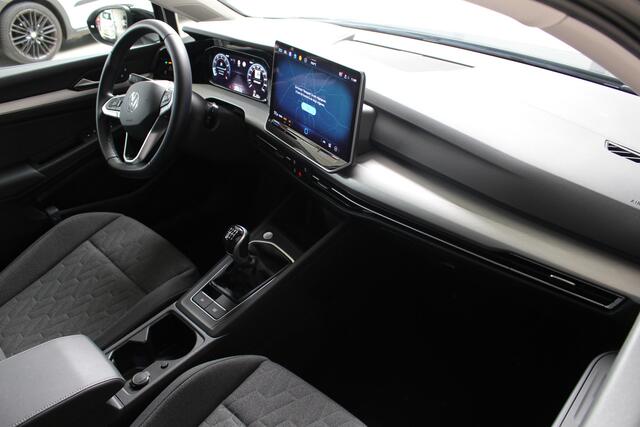 Volkswagen GOLF 1.5 TSI Life Edition Apple Carplay | Climate Control | Parkeercamera | 4-seizoenenbanden