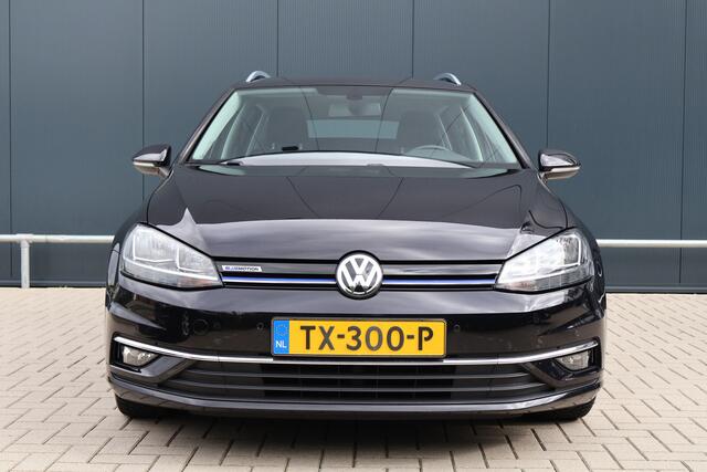 Volkswagen GOLF Variant 1.5 TSI Highline 7.5 | Stoelverwarming | Trekhaak | Alcantara | Adaptieve Cruise Control | Apple Carplay / Android Auto