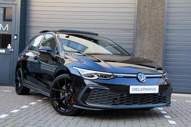 Volkswagen GOLF 1.4 eHybrid GTE Black on Black | Pano | IQ | 19" Estoril | Elektrische trekhaak | Vol in de opties | BTW!