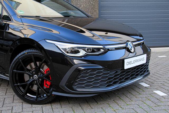 Volkswagen GOLF 1.4 eHybrid GTE Black on Black | Pano | IQ | 19" Estoril | Elektrische trekhaak | Vol in de opties | BTW!