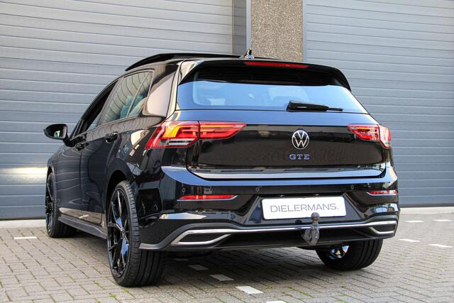 Volkswagen GOLF 1.4 eHybrid GTE Black on Black | Pano | IQ | 19" Estoril | Elektrische trekhaak | Vol in de opties | BTW!