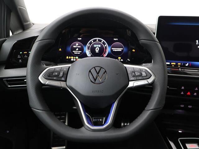 Volkswagen GOLF 1.5 eHybrid GTE | 272 pk | SoH 99% | Adaptive Cruise Control | 360 graden camera | Panoramadak | Matrix LED | Keyless Entry | Dodehoek detectie | Climate control | Draadloze telefoonlader | Navigatiesysteem | Sfeerverlichting | Stoel- & Stuurverwarming | Parkeersensoren | Apple Carplay / Android Auto |