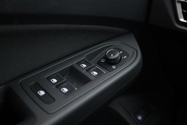 Volkswagen GOLF 1.4 eHybrid 204 pk Style | Pano | Massage | IQ. Light | Apple CarPlay | Adapt. Cruise | Stoel- Stuurverw. | Camera