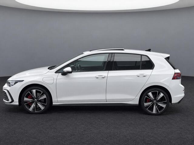 Volkswagen GOLF 1.4 eHybrid 245pk GTE · Panoramadak · Trekhaak · Apple/Android Car Play · Camera · Stoelverwarming ·