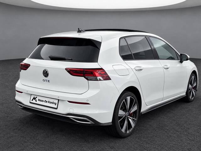 Volkswagen GOLF 1.4 eHybrid 245pk GTE · Panoramadak · Trekhaak · Apple/Android Car Play · Camera · Stoelverwarming ·
