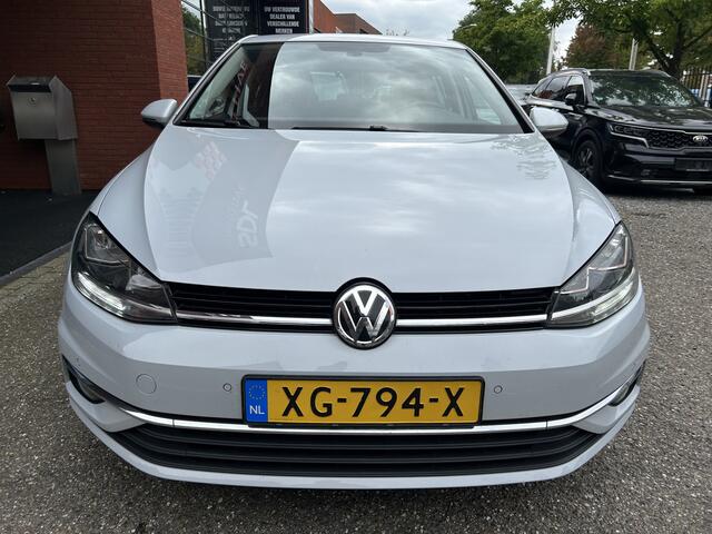 Volkswagen GOLF 1.0 TSI Comfortline Business // LED // NAVI + CARPLAY // ADAPTIVE CRUISE // CLIMA // PDC // TREKHAAK!!