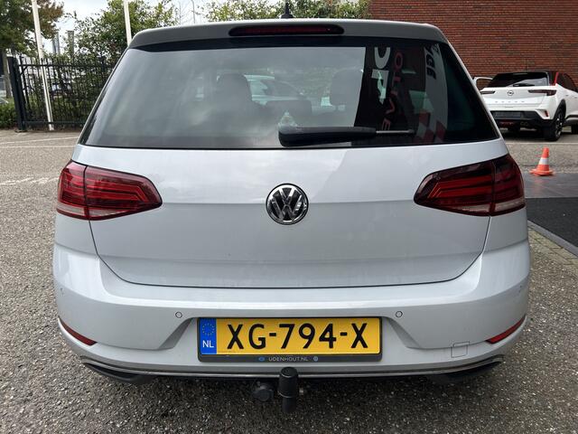 Volkswagen GOLF 1.0 TSI Comfortline Business // LED // NAVI + CARPLAY // ADAPTIVE CRUISE // CLIMA // PDC // TREKHAAK!!