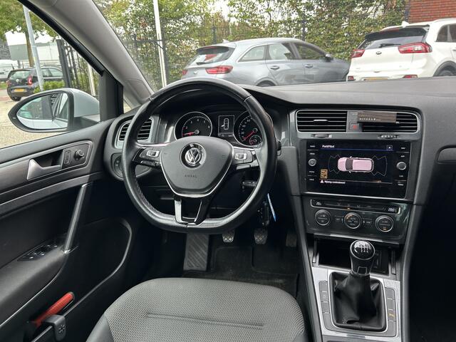 Volkswagen GOLF 1.0 TSI Comfortline Business // LED // NAVI + CARPLAY // ADAPTIVE CRUISE // CLIMA // PDC // TREKHAAK!!
