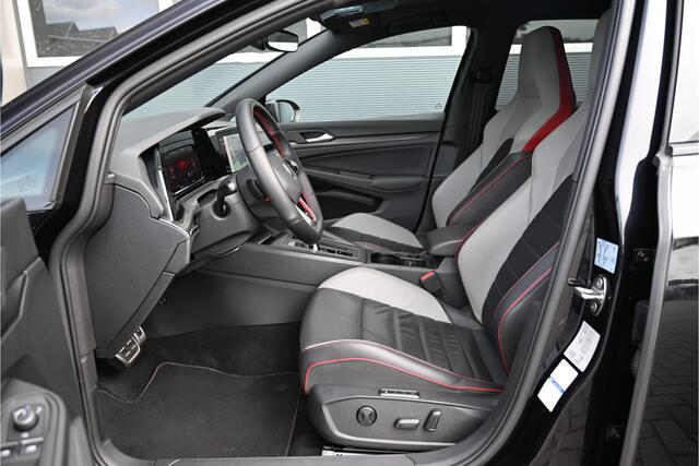 Volkswagen GOLF 2.0 TSI GTI CLUBSPORT 300 PK / PANO / LEDER / IQ LIGHTS / STOELKOELING / CAMERA / MEMORY / ACC