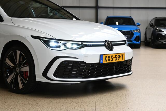 Volkswagen GOLF 1.4 eHybrid 245pk GTE | DCC | Pano | Head-up | Trekhaak | 100% (Dealer) onderhouden label