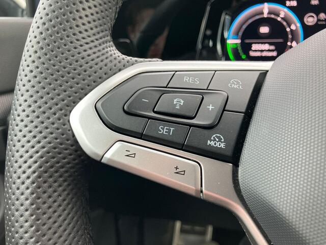 Volkswagen GOLF 1.5eHybrid 200kW/272PK GTE Black Style · Panoramadak · Trekhaak · Camera · Apple/Android Car Play · Garantie t/m 10-09-2030 of 10000km.