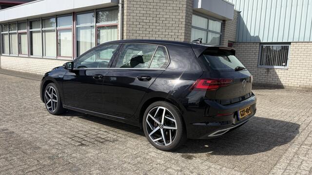 Volkswagen GOLF 1.5 eTSI Automaat allesomvattend STYLE Pakket