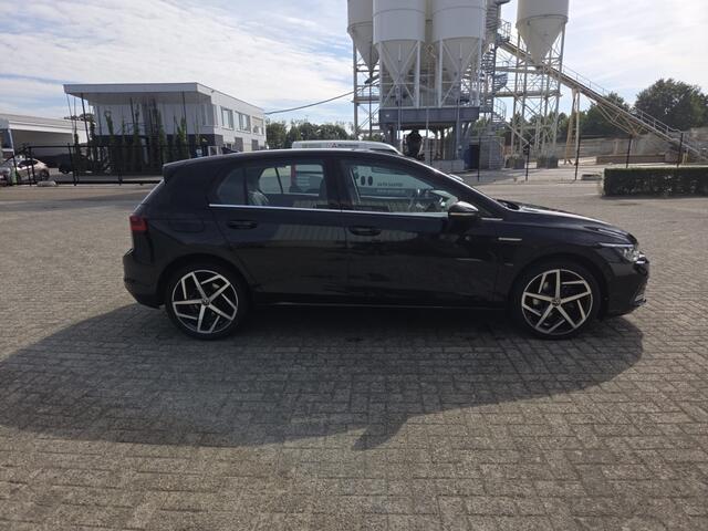 Volkswagen GOLF 1.5 eTSI Automaat allesomvattend STYLE Pakket