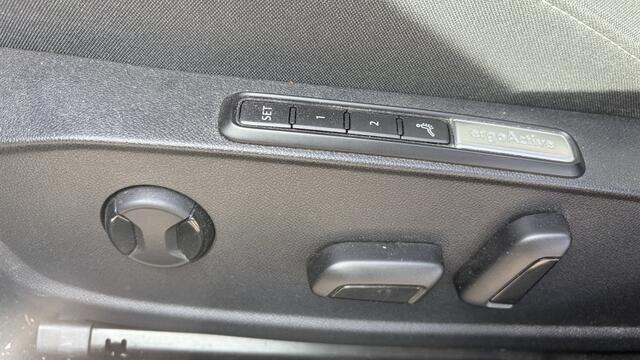 Volkswagen GOLF 1.5 eTSI Automaat allesomvattend STYLE Pakket