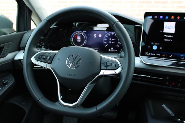 Volkswagen GOLF 1.5 eHybrid Style 204PK |18-INCH|LED|ACC|CAMERA|STUUR-STOELVERWARMING|