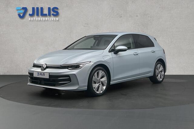 Volkswagen GOLF Life plus 1.5 TSI eHybrid | Stoelverwarming | Adaptieve cruise control | Camera