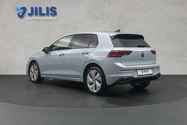 Volkswagen GOLF Life plus 1.5 TSI eHybrid | Stoelverwarming | Adaptieve cruise control | Camera