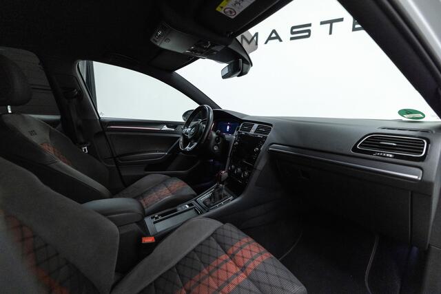 Volkswagen GOLF 2.0 TSI GTI TCR