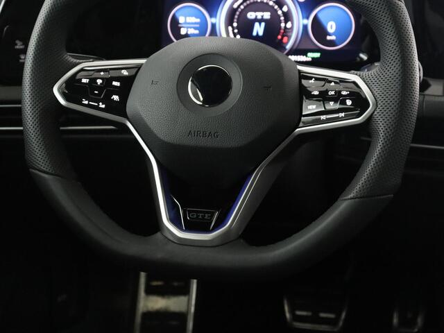 Volkswagen GOLF 1.4 eHybrid GTE | SOH 90,0% | Panoramadak | Leder | Adaptive cruise | Memory | Trekhaak | Stuur/stoel verwarming | Stoelventilatie | Camera | Park assist | Carplay | Climate control