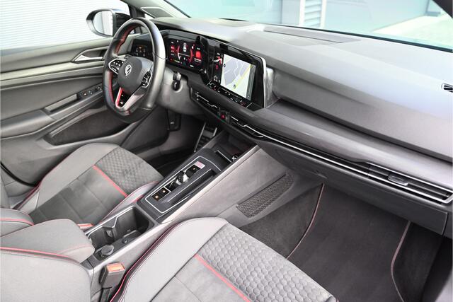 Volkswagen GOLF 2.0 TSI CLUBSPORT 300 PK 45 JAHRE / PANO / AKRAPOVIC / HEAD UP / IQ LIGHTS / HARMAN KARDON / FULL OPTIONS