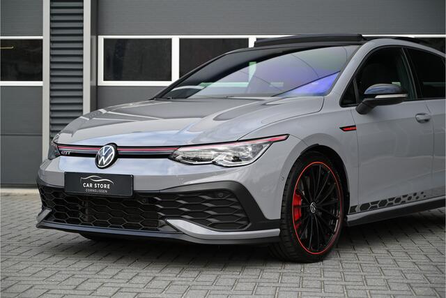Volkswagen GOLF 2.0 TSI CLUBSPORT 300 PK 45 JAHRE / PANO / AKRAPOVIC / HEAD UP / IQ LIGHTS / HARMAN KARDON / FULL OPTIONS