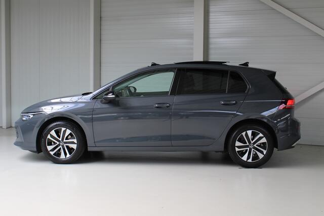 Volkswagen GOLF 1.5 eTSI Life Energy Panoramadak | Navigatie | Keyless | Stoel- en Stuurverwarming | Parkeercamera