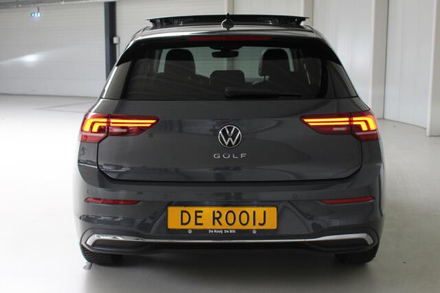 Volkswagen GOLF 1.5 eTSI Life Energy Panoramadak | Navigatie | Keyless | Stoel- en Stuurverwarming | Parkeercamera