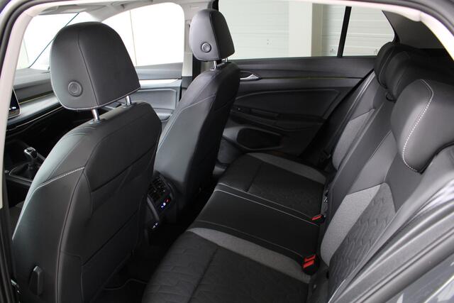Volkswagen GOLF 1.5 eTSI Life Energy Panoramadak | Navigatie | Keyless | Stoel- en Stuurverwarming | Parkeercamera
