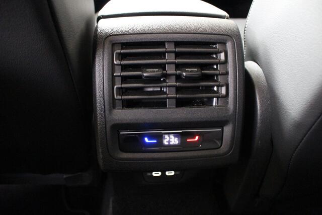 Volkswagen GOLF 1.5 eTSI Life Energy Panoramadak | Navigatie | Keyless | Stoel- en Stuurverwarming | Parkeercamera