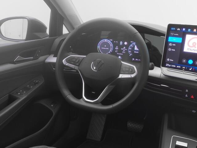 Volkswagen GOLF 1.5 eHybrid Life Edition | CAMERA | ADAPTIVE | STOEL- EN STUURVERW.