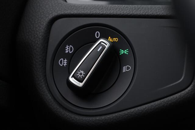 Volkswagen GOLF 1.0 TSI Comfortline | Rijklaar! | Adapt. Cruise | Camera | Stoelverw. | CarPlay + NAV | Trekhaak | DAB