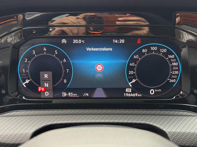 Volkswagen GOLF Variant BWJ 2022 | 1.5 eTSI 131PK R-Line AUTOMAAT | TREKHAAK | 19'' LMV | SPORSTOELEN | PDC | LED | NAVI | CLIMA | CARPLAY |