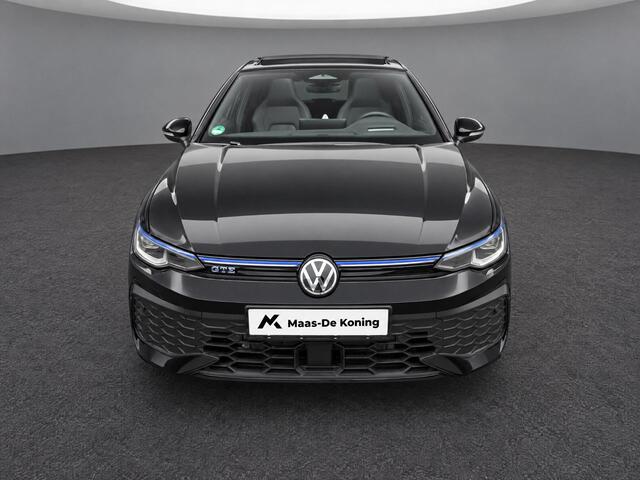 Volkswagen GOLF 1.5 272pk DSG eHybrid GTE · Panoramadak · Camera · Alarm · Wegklapbare Trekhaak · Garantie t/m 18-12-2030 of 100.000km