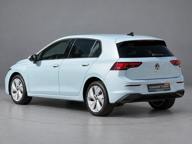 Volkswagen GOLF 1.5 eHybrid Life Edition | keyless | camera | dodehoek |