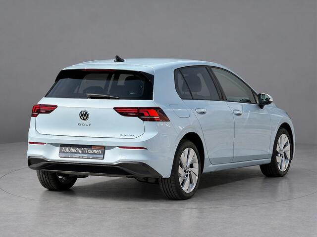 Volkswagen GOLF 1.5 eHybrid Life Edition | keyless | camera | dodehoek |