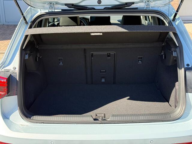 Volkswagen GOLF 1.5 eHybrid Life Edition | keyless | camera | dodehoek |