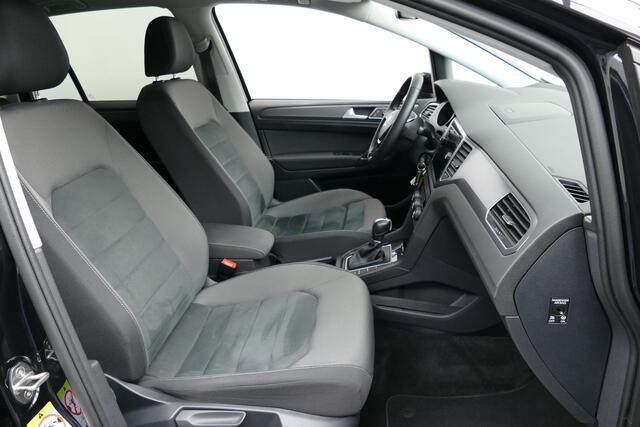 Volkswagen GOLF SPORTSVAN 1.0 TSI Highline Edition. Adaptief Cruise, Navi, Clima, Stoelverw, PDC V+A, 16"LMV
