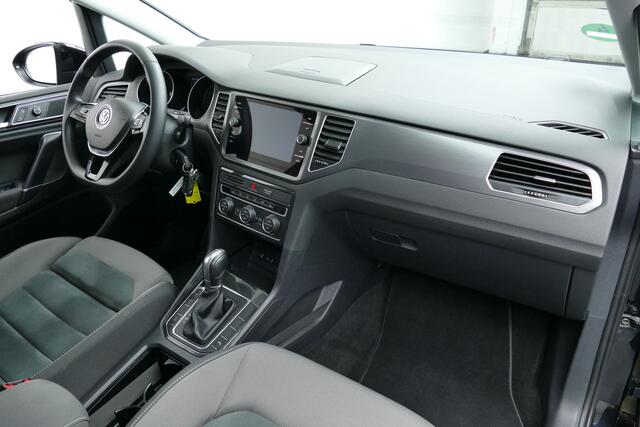 Volkswagen GOLF SPORTSVAN 1.0 TSI Highline Edition. Adaptief Cruise, Navi, Clima, Stoelverw, PDC V+A, 16"LMV