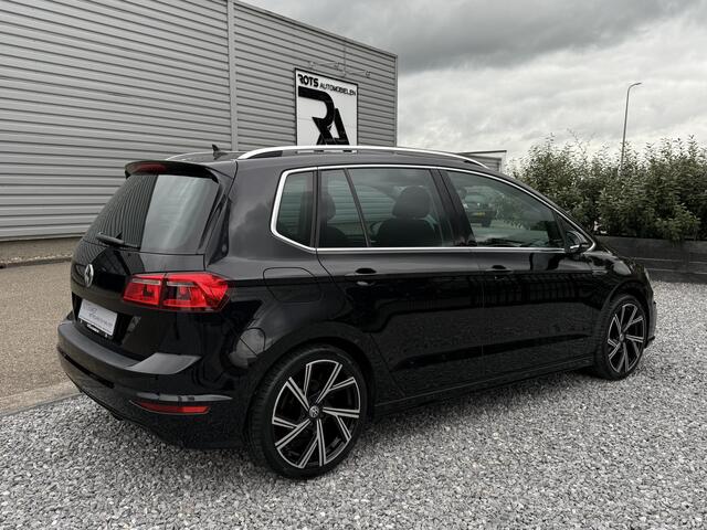 Volkswagen GOLF SPORTSVAN 1.4 TSI DSG R-Line Navi|Camera|Carplay|ACC|Trekhaak Zwart