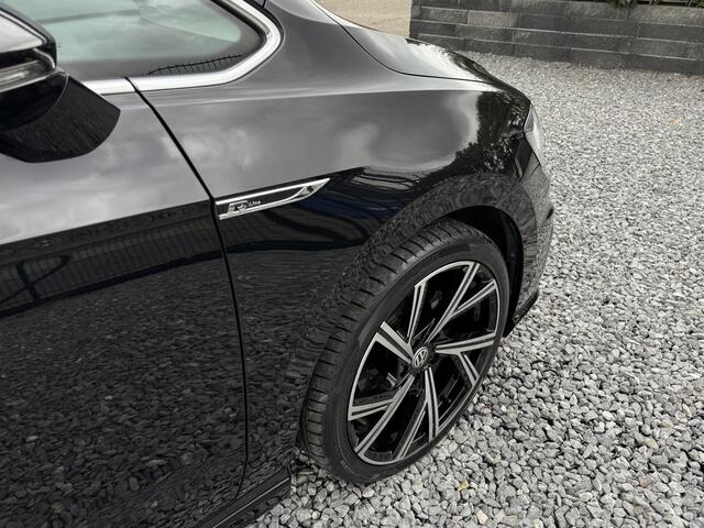 Volkswagen GOLF SPORTSVAN 1.4 TSI DSG R-Line Navi|Camera|Carplay|ACC|Trekhaak Zwart