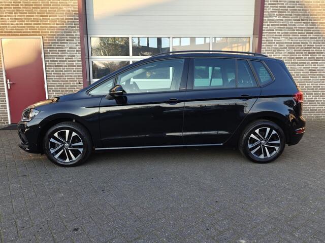 Volkswagen GOLF SPORTSVAN 1.0 TSI Trendline - trekhaak - stoelverw. - laneassist - geen bi