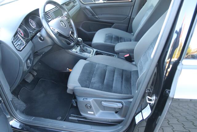 Volkswagen GOLF SPORTSVAN 1.2 TSI Highline / Navigatie / Climate / Stoelverwarming / all season banden