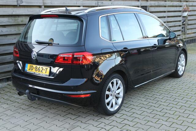 Volkswagen GOLF SPORTSVAN 1.2 TSI Highline / Navigatie / Climate / Stoelverwarming / all season banden