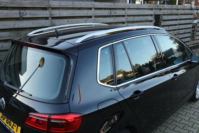 Volkswagen GOLF SPORTSVAN 1.2 TSI Highline / Navigatie / Climate / Stoelverwarming / all season banden