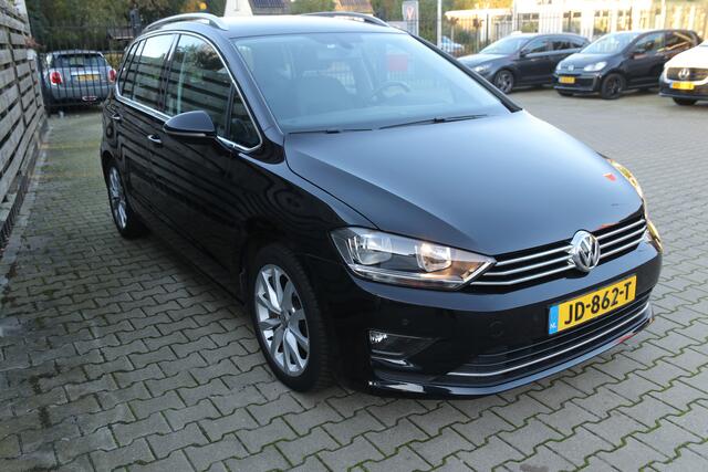 Volkswagen GOLF SPORTSVAN 1.2 TSI Highline / Navigatie / Climate / Stoelverwarming / all season banden