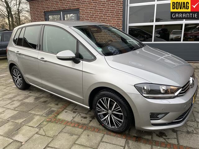 Volkswagen GOLF SPORTSVAN 1.2 TSI ALLSTAR 110pk 4 cilinder motor ( Navigatie, Trekhaak, Adaptive Cruise control, PDC voor en achter) RIJKLAARPRIJS!